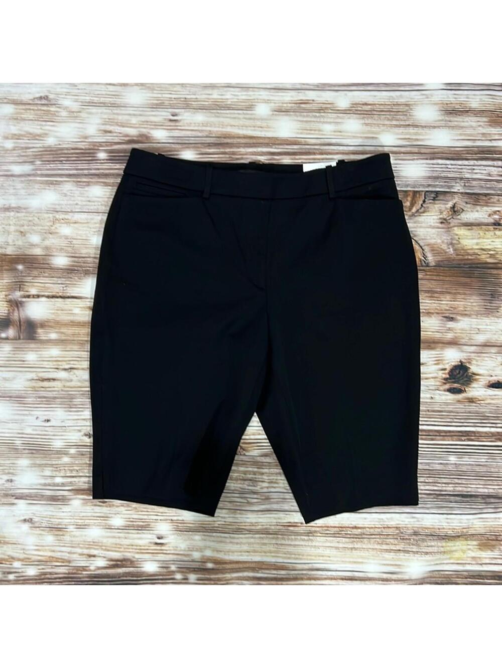💙 White House Black Market The Bermuda Short